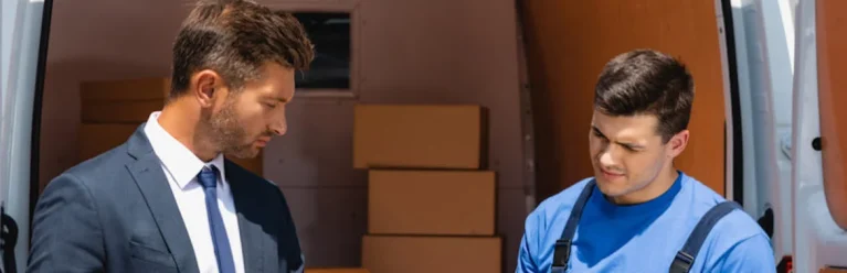 Schuldner Gespraech vor Ort